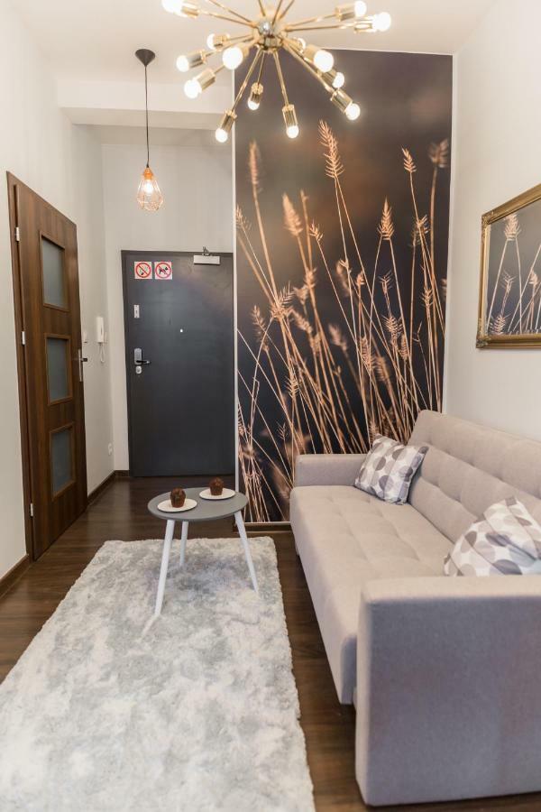 Goldeneye Apartment Center Wrocław Extérieur photo